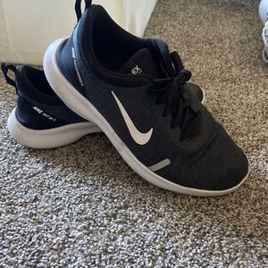 Womens Nike flex experience 8